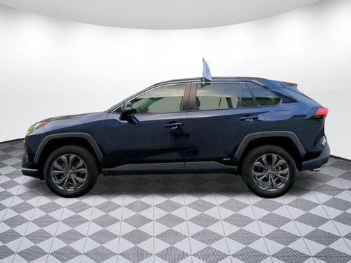2022 Toyota RAV4 Hybrid XLE Premium