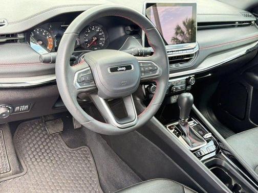 Diamond Black Crystal Pearlcoat 2025 Jeep Compass Trailhawk