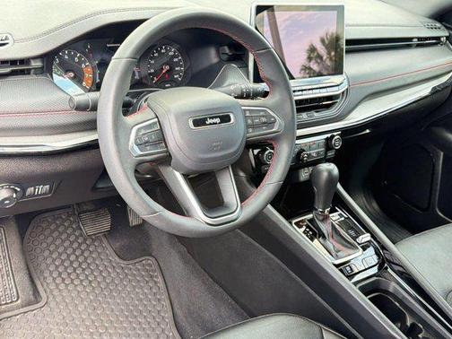 Diamond Black Crystal Pearlcoat 2025 Jeep Compass Trailhawk
