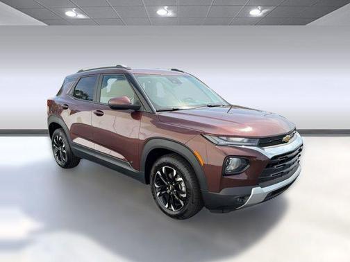 Maroon 2022 Chevrolet Trailblazer LT