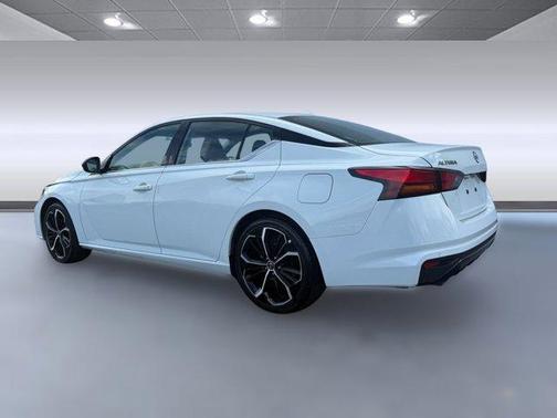 2023 Nissan Altima SR FWD