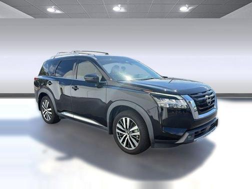Super Black 2022 Nissan Pathfinder Platinum 2WD