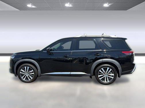 Super Black 2022 Nissan Pathfinder Platinum 2WD