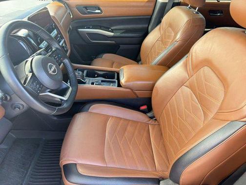 Super Black 2022 Nissan Pathfinder Platinum 2WD