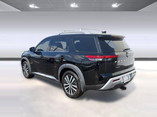 Super Black 2022 Nissan Pathfinder Platinum 2WD