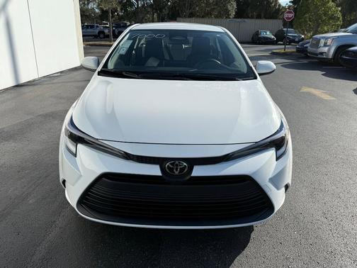 2026 Toyota Corolla Hybrid LE