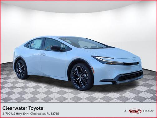 2025 Toyota Prius LE