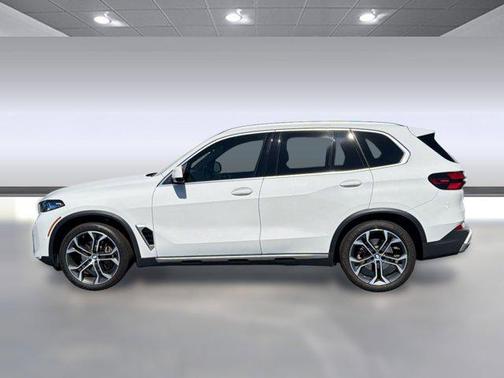 Alpine White 2024 BMW X5 sDrive40i