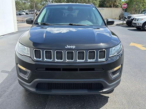 Diamond Black Crystal Pearlcoat 2021 Jeep Compass Sport