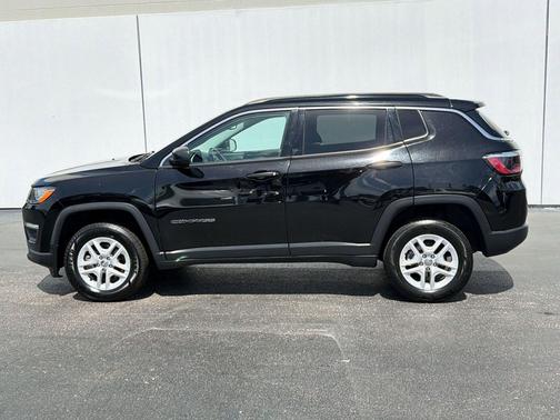 Diamond Black Crystal Pearlcoat 2021 Jeep Compass Sport