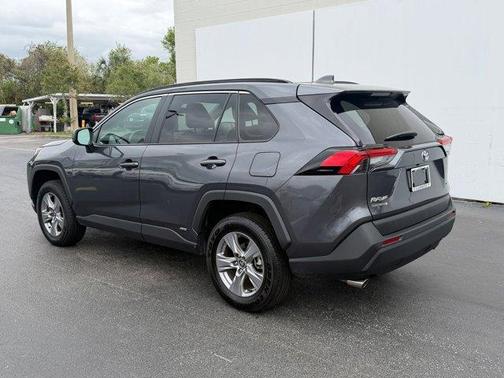 2025 Toyota RAV4 Hybrid LE