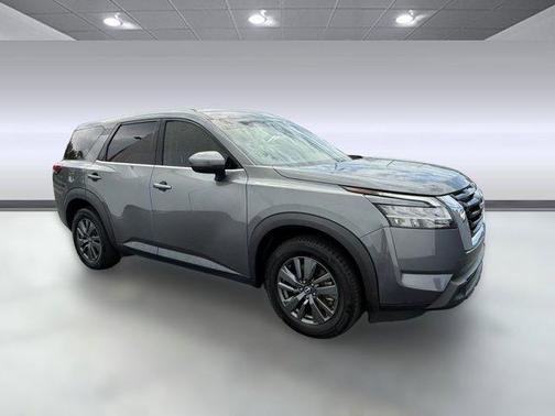 2022 Nissan Pathfinder S 4WD