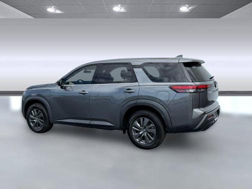 2022 Nissan Pathfinder S 4WD
