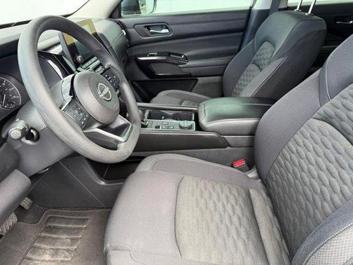 2022 Nissan Pathfinder S 4WD