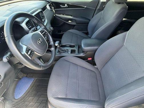 2020 Kia Sorento S