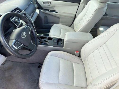 White 2015 Toyota Camry XSE