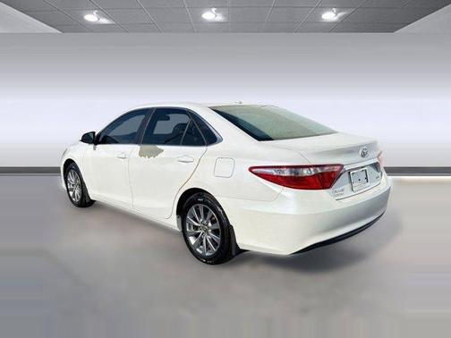 White 2015 Toyota Camry XSE