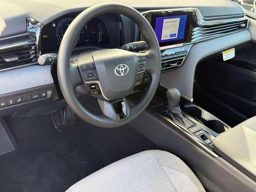 Ice Cap 2026 Toyota Camry LE