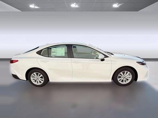 Ice Cap 2026 Toyota Camry LE