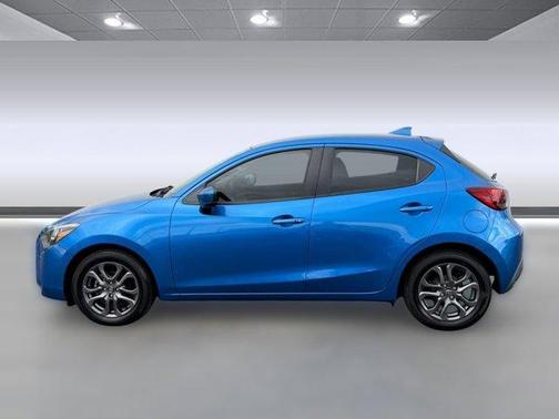 2020 Toyota Yaris Sedan LE