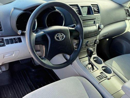 2010 Toyota Highlander SE