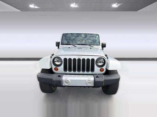 Bright Silver Metallic Clearcoat 2011 Jeep Wrangler Sahara