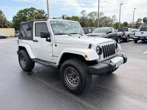 Bright Silver Metallic Clearcoat 2011 Jeep Wrangler Sahara