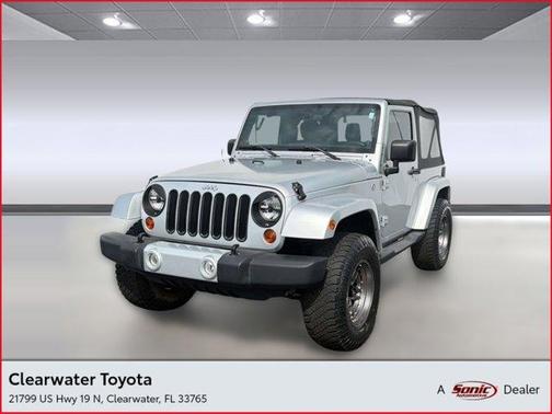 Bright Silver Metallic Clearcoat 2011 Jeep Wrangler Sahara