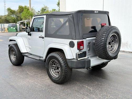 Bright Silver Metallic Clearcoat 2011 Jeep Wrangler Sahara