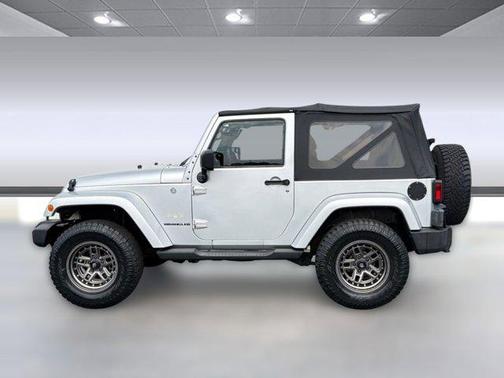 Bright Silver Metallic Clearcoat 2011 Jeep Wrangler Sahara