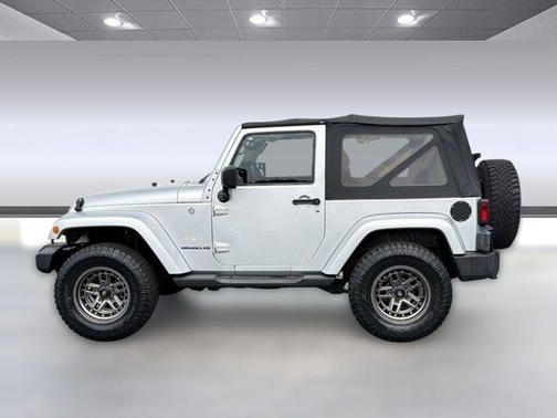 Bright Silver Metallic Clearcoat 2011 Jeep Wrangler Sahara