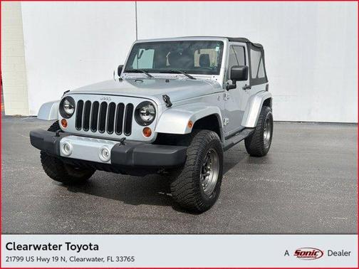 Bright Silver Metallic Clearcoat 2011 Jeep Wrangler Sahara