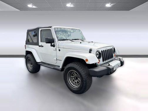Bright Silver Metallic Clearcoat 2011 Jeep Wrangler Sahara