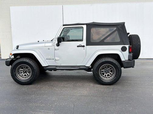 Bright Silver Metallic Clearcoat 2011 Jeep Wrangler Sahara