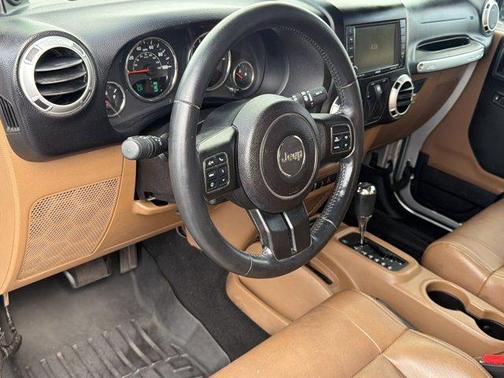 Bright Silver Metallic Clearcoat 2011 Jeep Wrangler Sahara