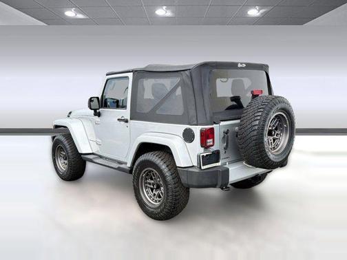 Bright Silver Metallic Clearcoat 2011 Jeep Wrangler Sahara