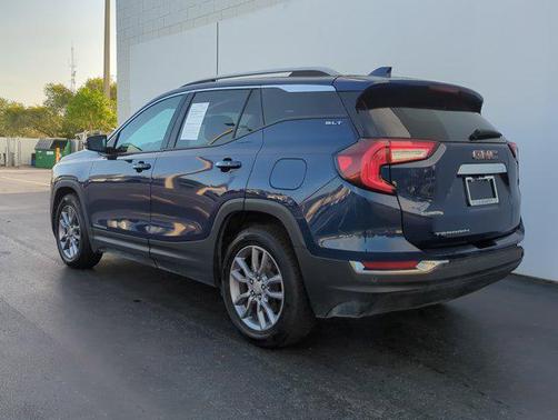 2023 GMC Terrain SLT