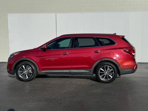 2017 Hyundai SANTA FE SE