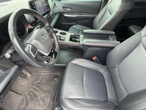 Celestial Silver Metallic 2022 Toyota Sienna XSE 7 Passenger