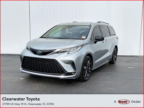 Celestial Silver Metallic 2022 Toyota Sienna XSE 7 Passenger