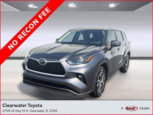 Magnetic Gray Metallic 2023 Toyota Highlander XLE