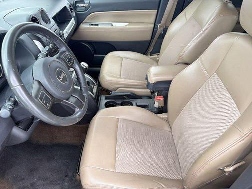 Rugged Brown Pearlcoat 2014 Jeep Compass Latitude