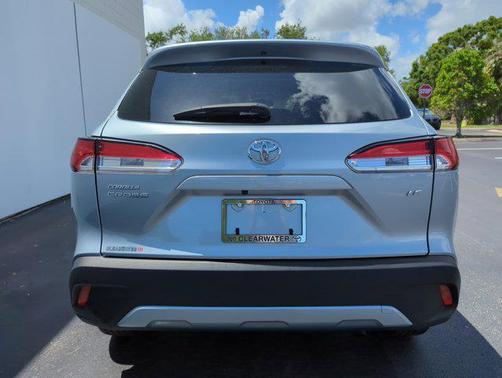 2024 Toyota Corolla Cross LE