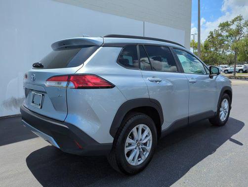 2024 Toyota Corolla Cross LE