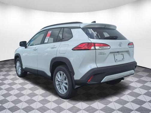 2025 Toyota Corolla Cross LE