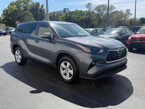 2025 Toyota Highlander LE