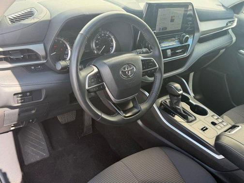 Blueprint 2025 Toyota Highlander LE