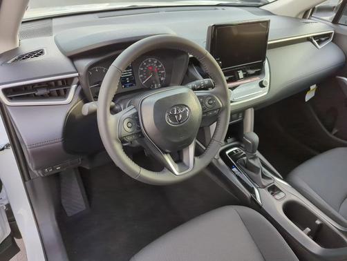2025 Toyota Corolla Cross LE
