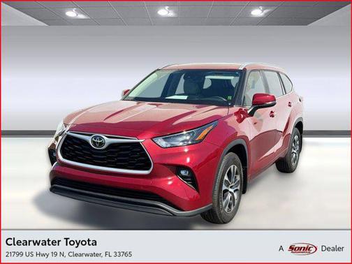 Ruby Flare Pearl 2024 Toyota Highlander XLE