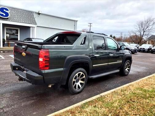 Photo 5 of 24 of 2013 Chevrolet Avalanche LTZ